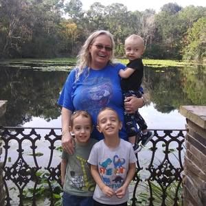 Meet your Posher, Suzanne